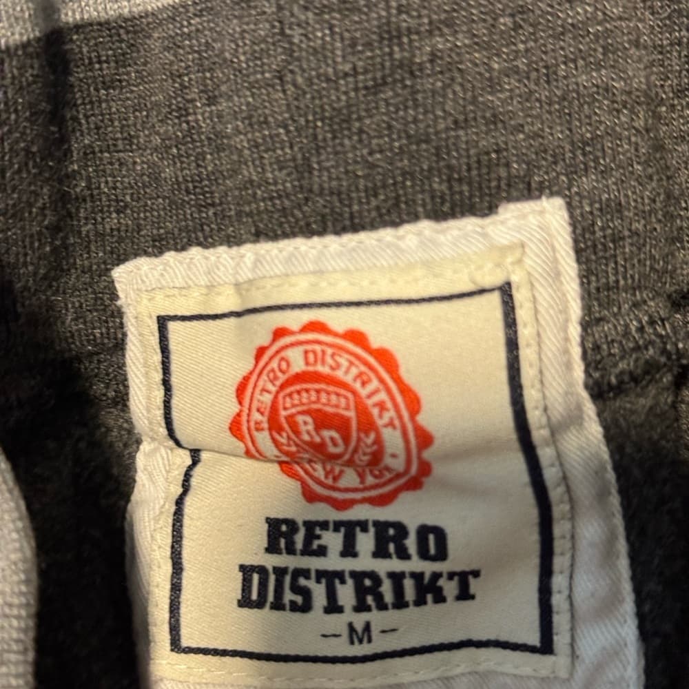 Gray Joggers with Patterned Accents - Thumbnail 4