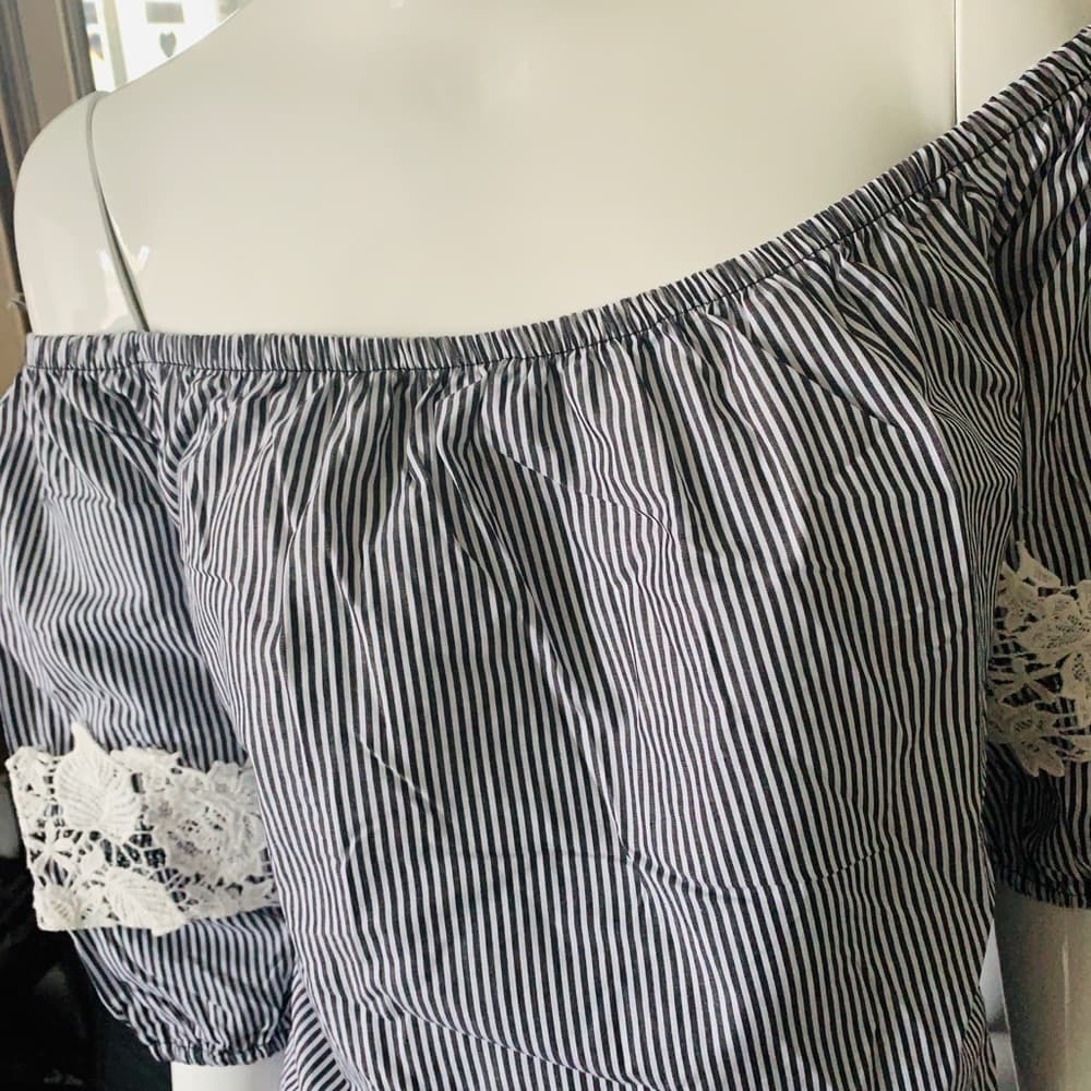 Woman’s Heart & Hips Blouse - Thumbnail 4