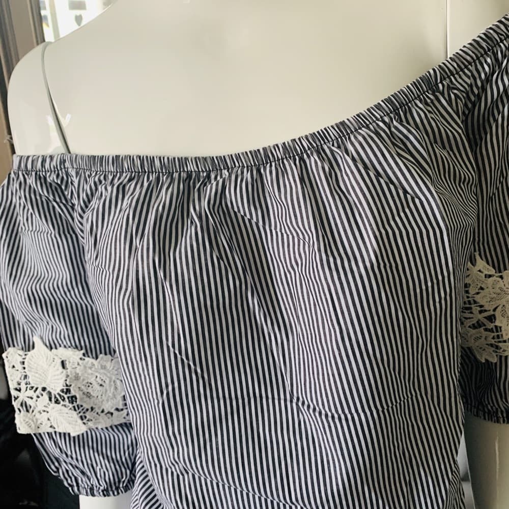 Woman’s Heart & Hips Blouse - Thumbnail 3