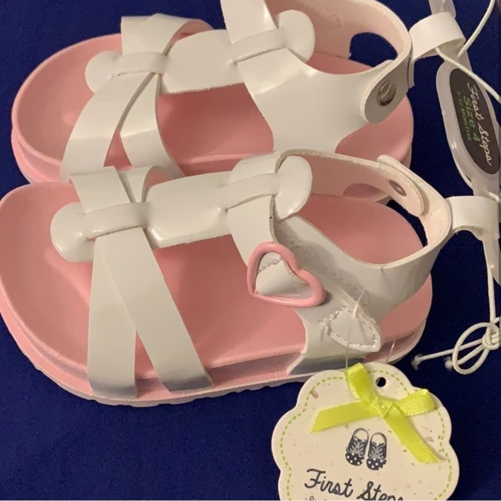 Pink‎ and White Sporty Sandals with Adjustable Straps - Thumbnail 2