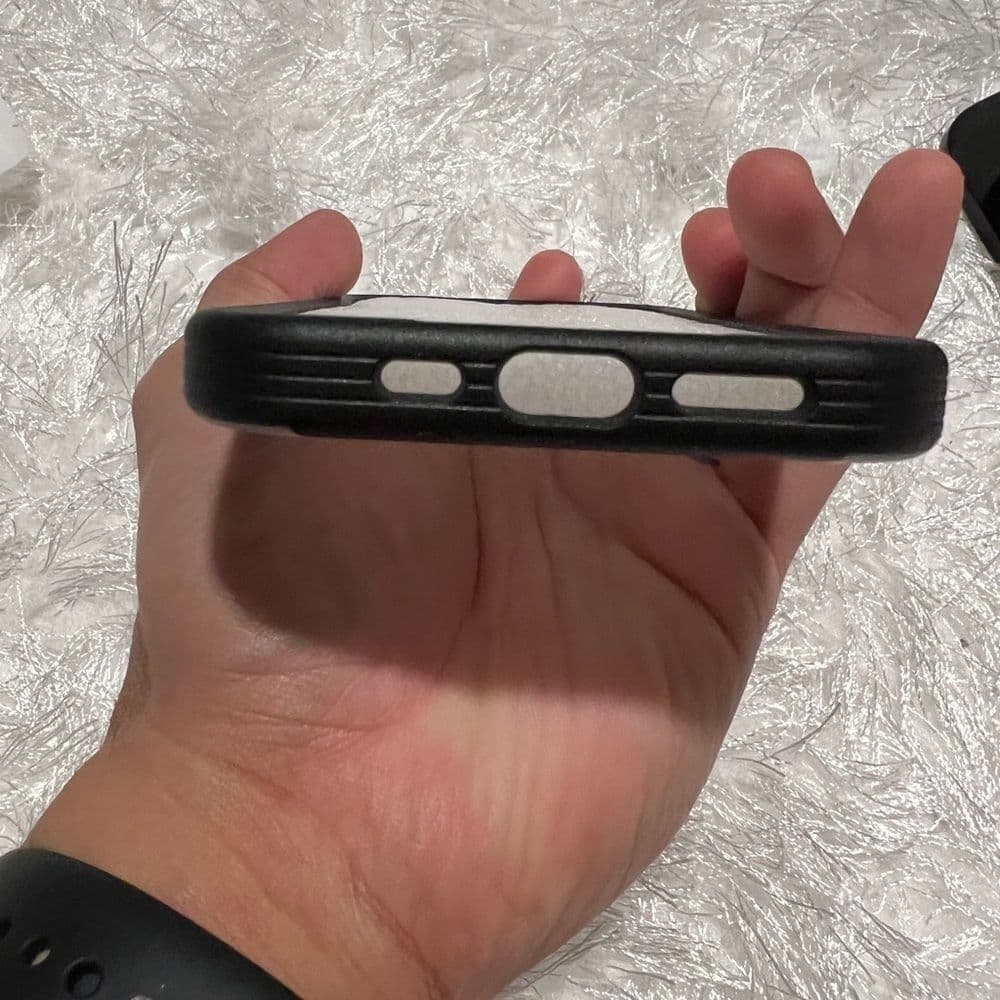 IPhone 13 Pro 6.1 Black Case - Thumbnail 2