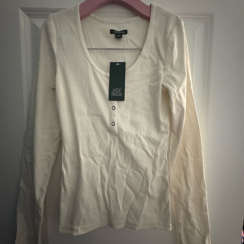 Wild Fable Cream Fitted Long Sleeve Blouse