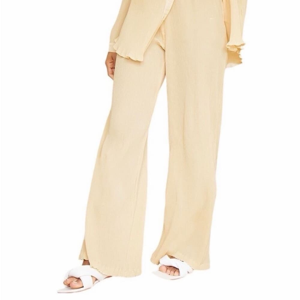 NWT PrettyLittleThing Cream Plisse High Waisted Wide Leg Trousers - Thumbnail 2