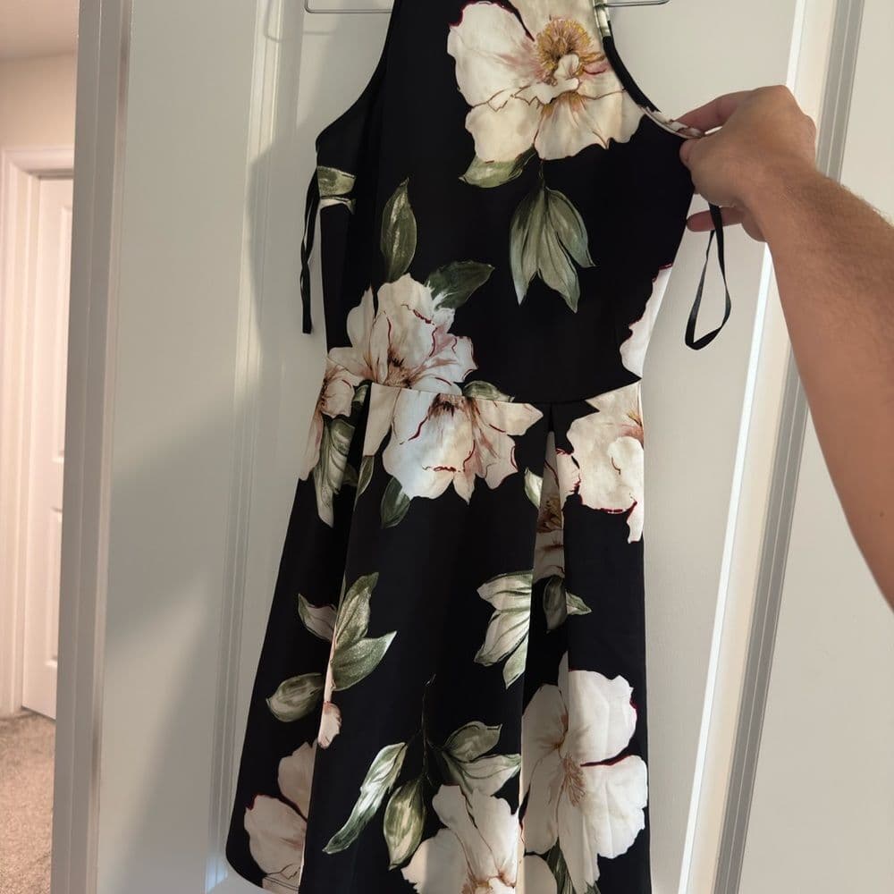 Floral Spaghetti Strap Dress - Thumbnail 3