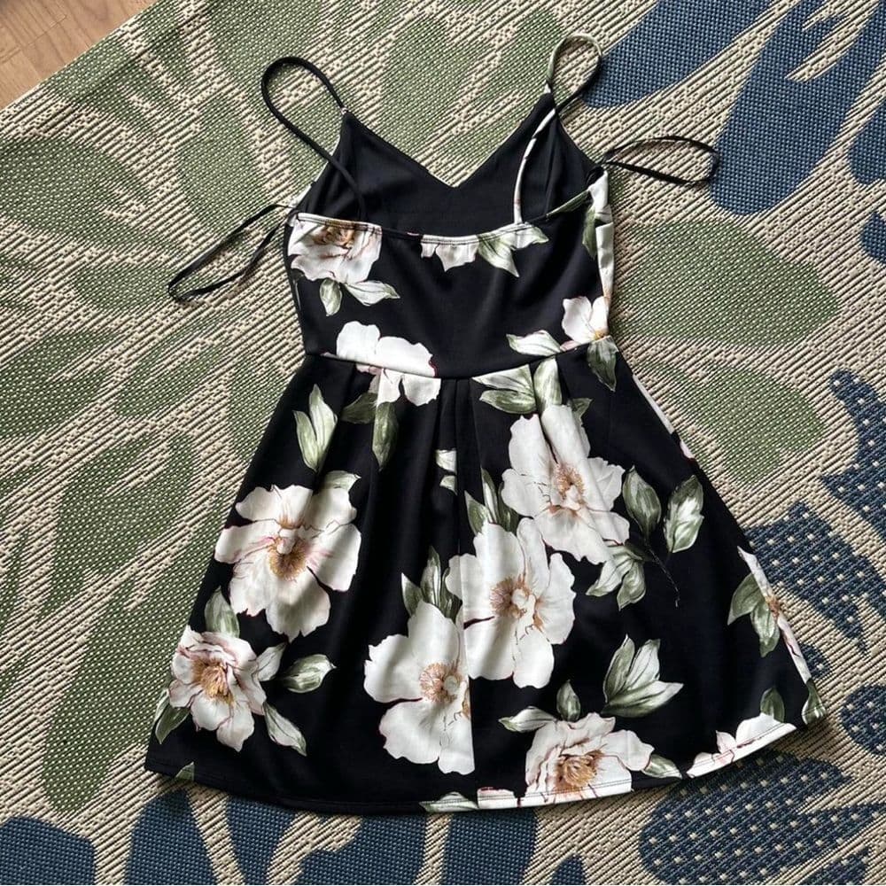 Floral Spaghetti Strap Dress - Thumbnail 2