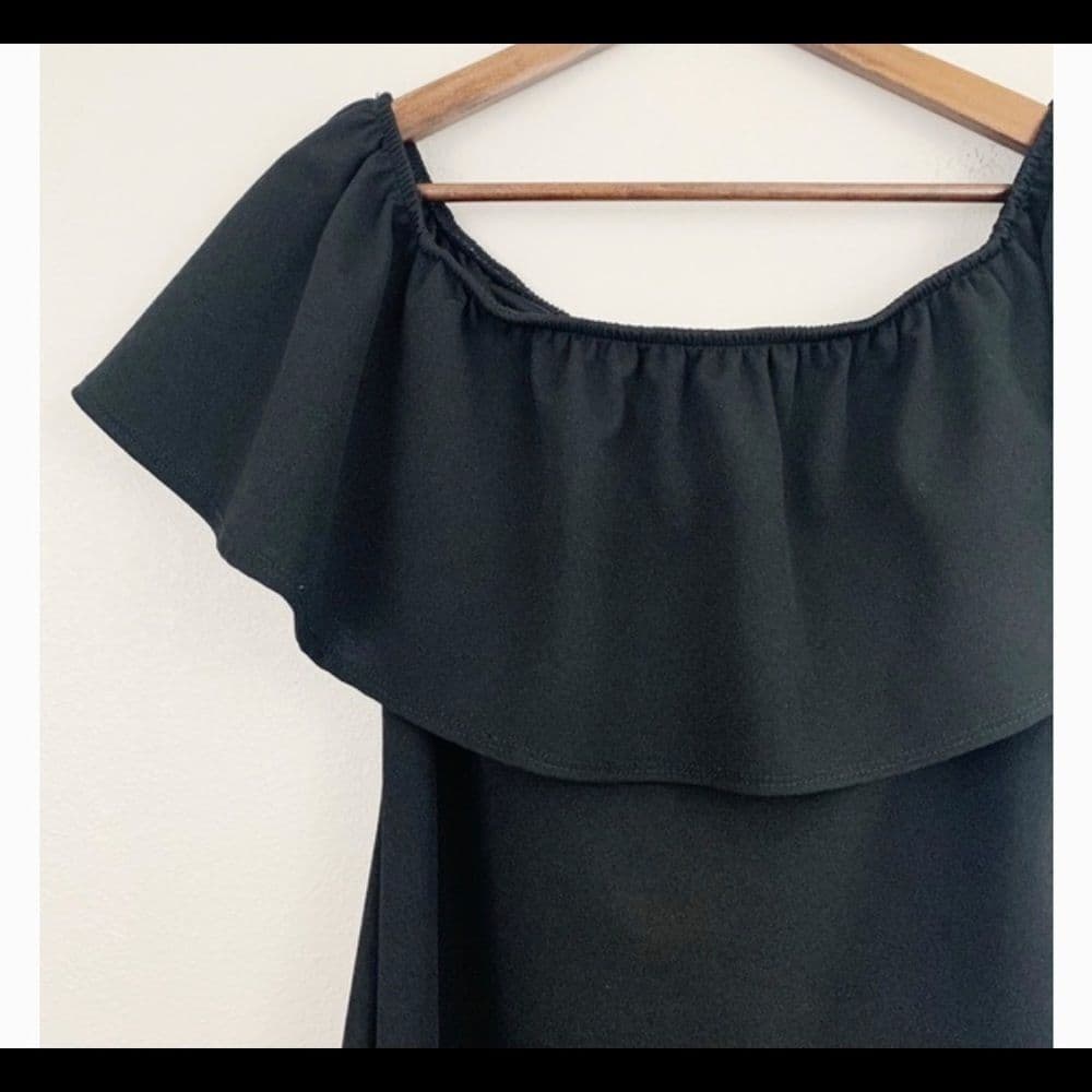 🆕Woman’s Black Ruffle Off Shoulder Mini Dress - Thumbnail 3