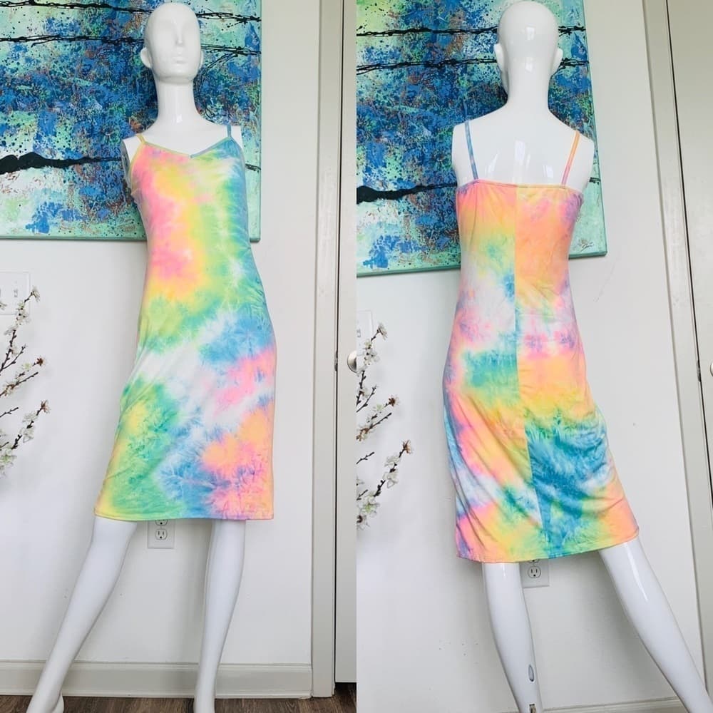 B Famous Woman’s Dress - Thumbnail 2