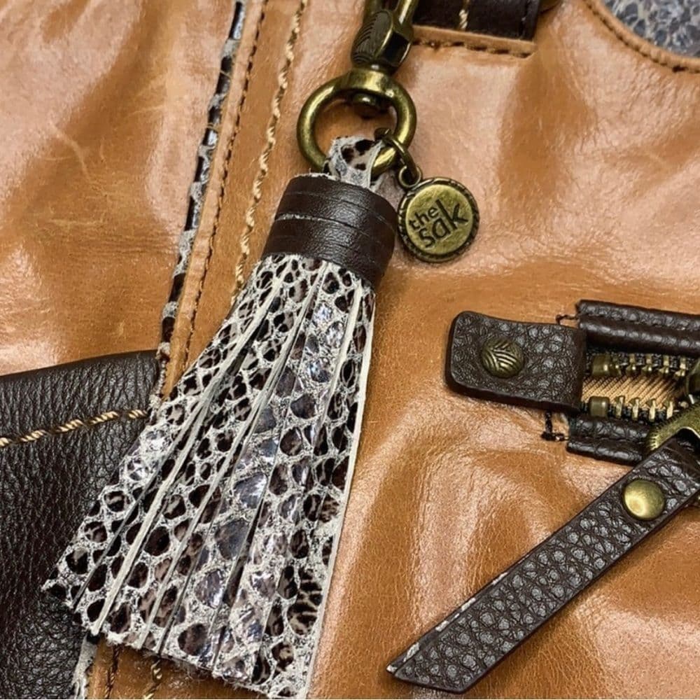 Women’s distressed vintage leather purse - Thumbnail 3