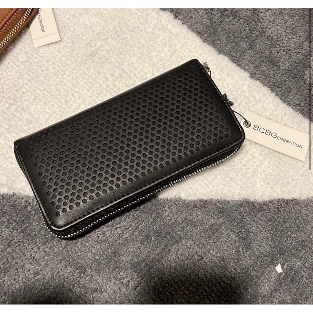 BCBGMAXAZRIA Women's Black wallet