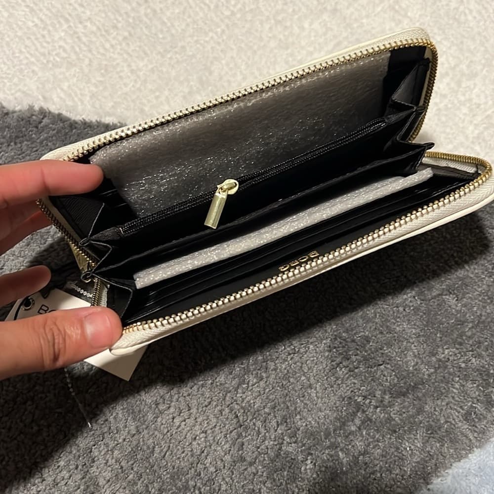 BCBGeneration Cream Perforated Zip Wallet - Thumbnail 3