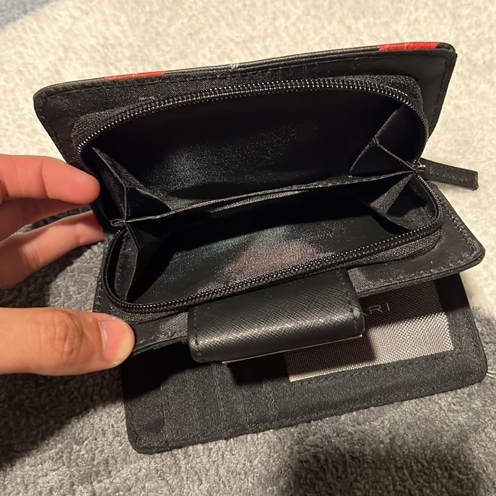 Women’s Tahari Wallet - Thumbnail 5