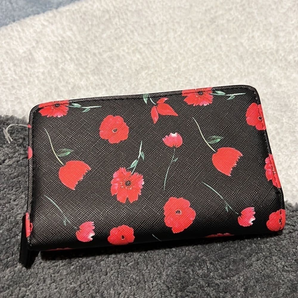 Women’s Tahari Wallet - Thumbnail 3