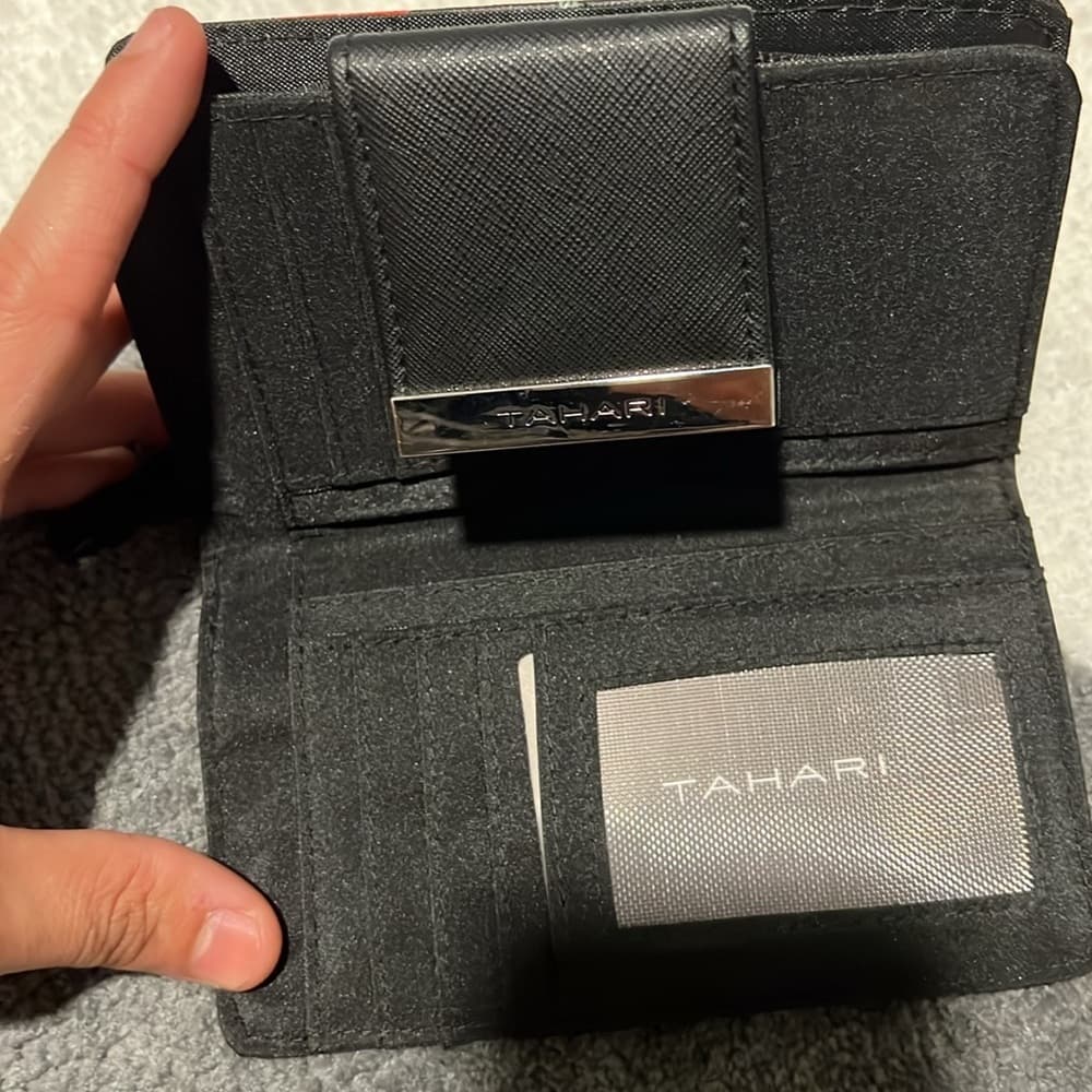 Tahari Black and‎ Red Floral Wallet - Thumbnail 3