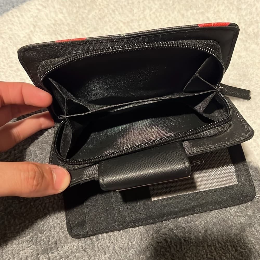 Tahari Black and‎ Red Floral Wallet - Thumbnail 4