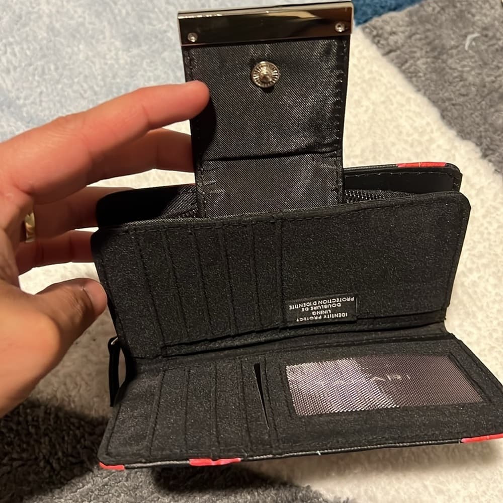 Tahari Black and‎ Red Floral Wallet - Thumbnail 2