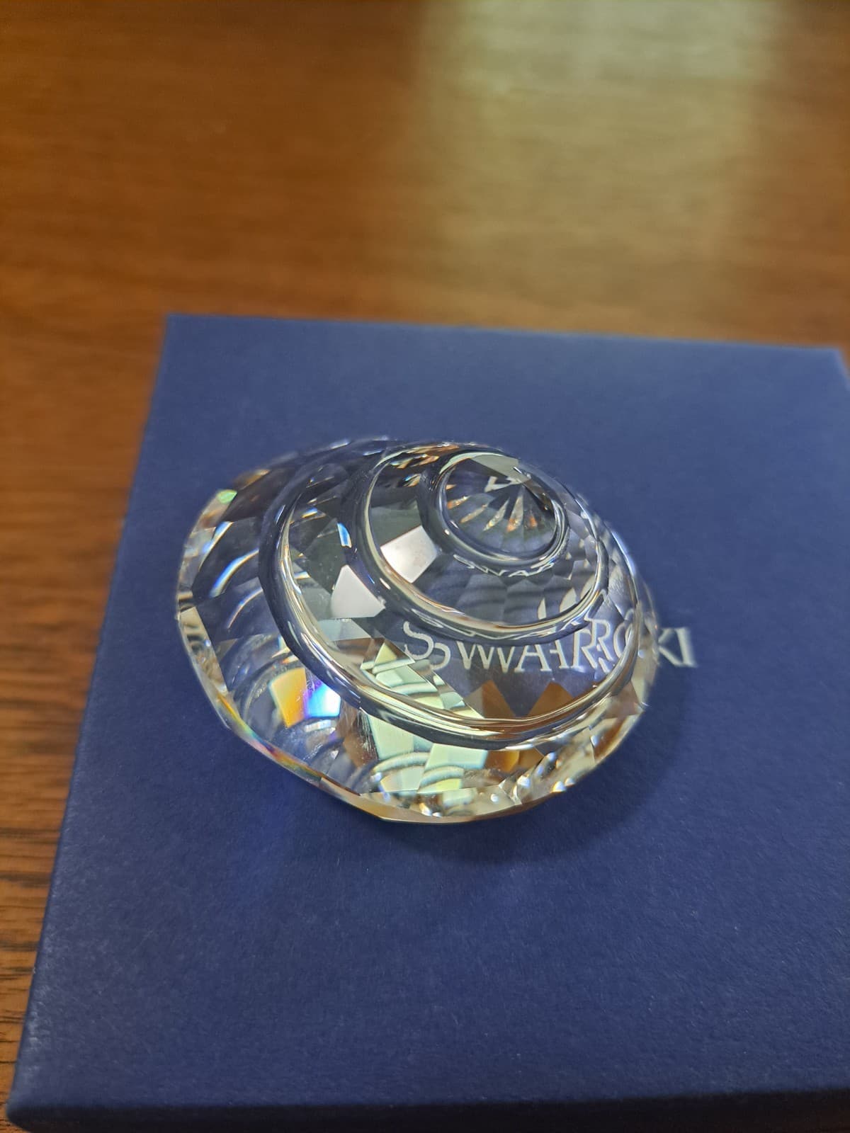 Swarovski Crystal SCS 2007 Member Gift Spiral Top Shell Figurine 880693 W/ Box - Thumbnail 3