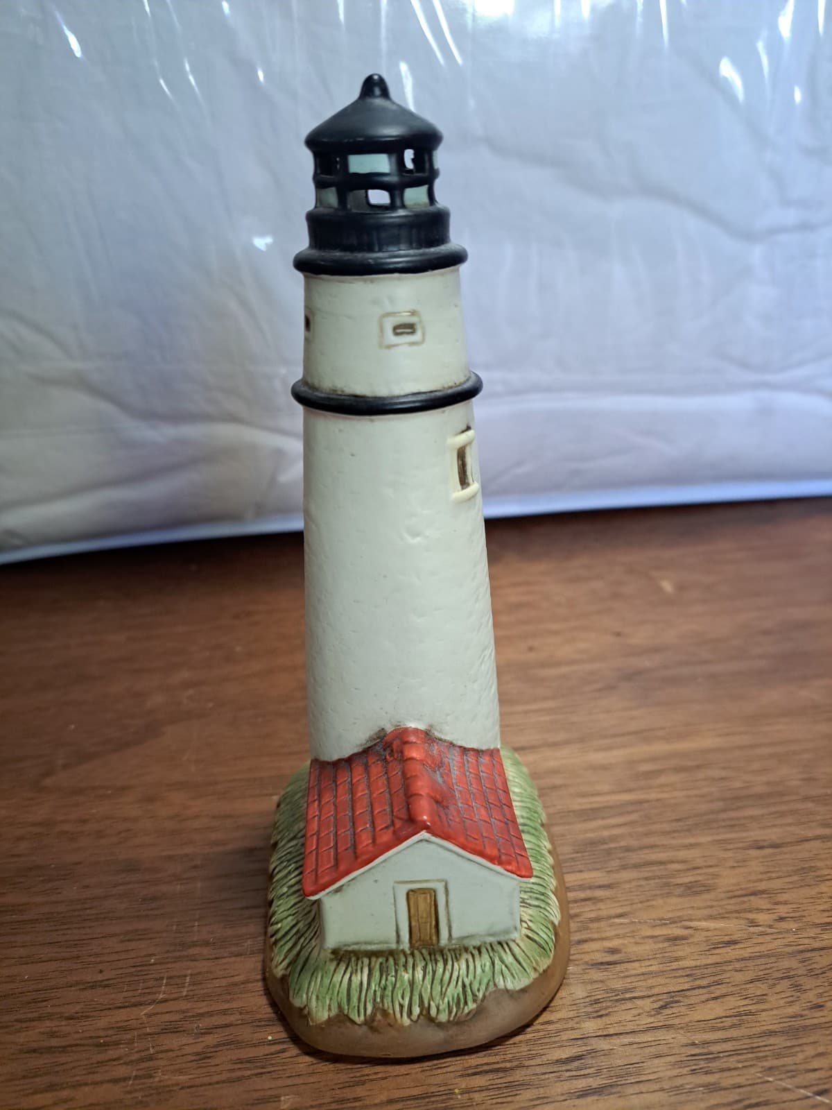 Geo. Z. Lefton Handpainted Lighthouse Cape Cod 1798 VTG 1993 Model 00916 - Thumbnail 2