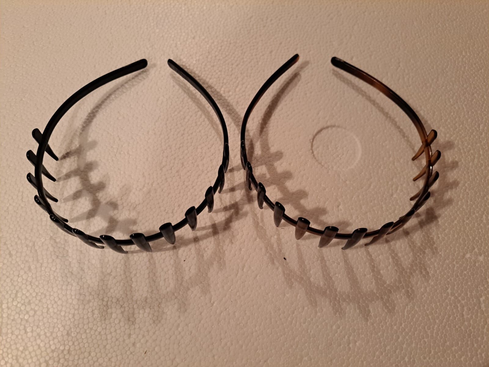 Scunci Flexible Plastic Tiger Tooth Comb Teeth Headbands Lot Of 2 - Thumbnail 4