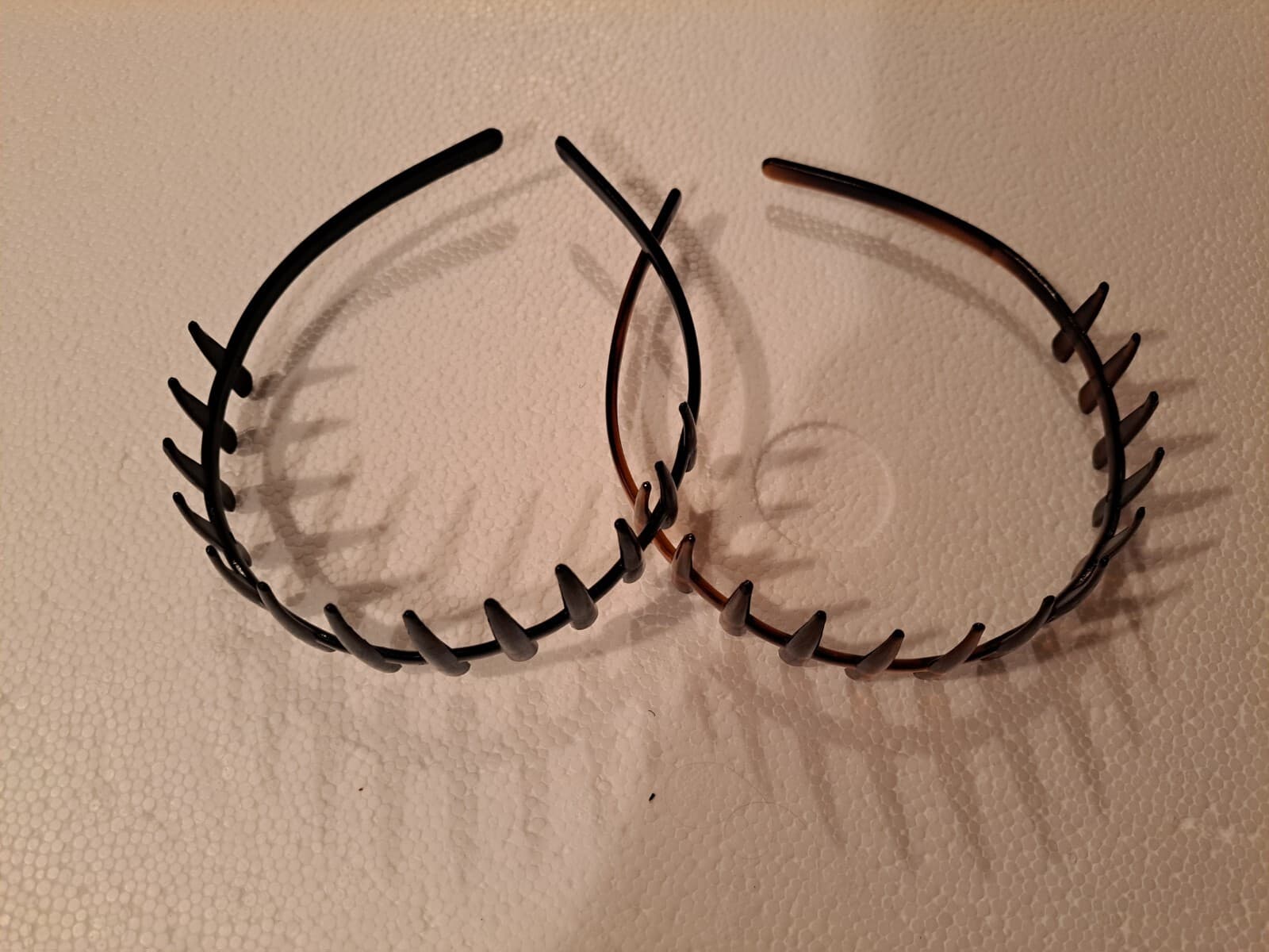 Scunci Flexible Plastic Tiger Tooth Comb Teeth Headbands Lot Of 2 - Thumbnail 3