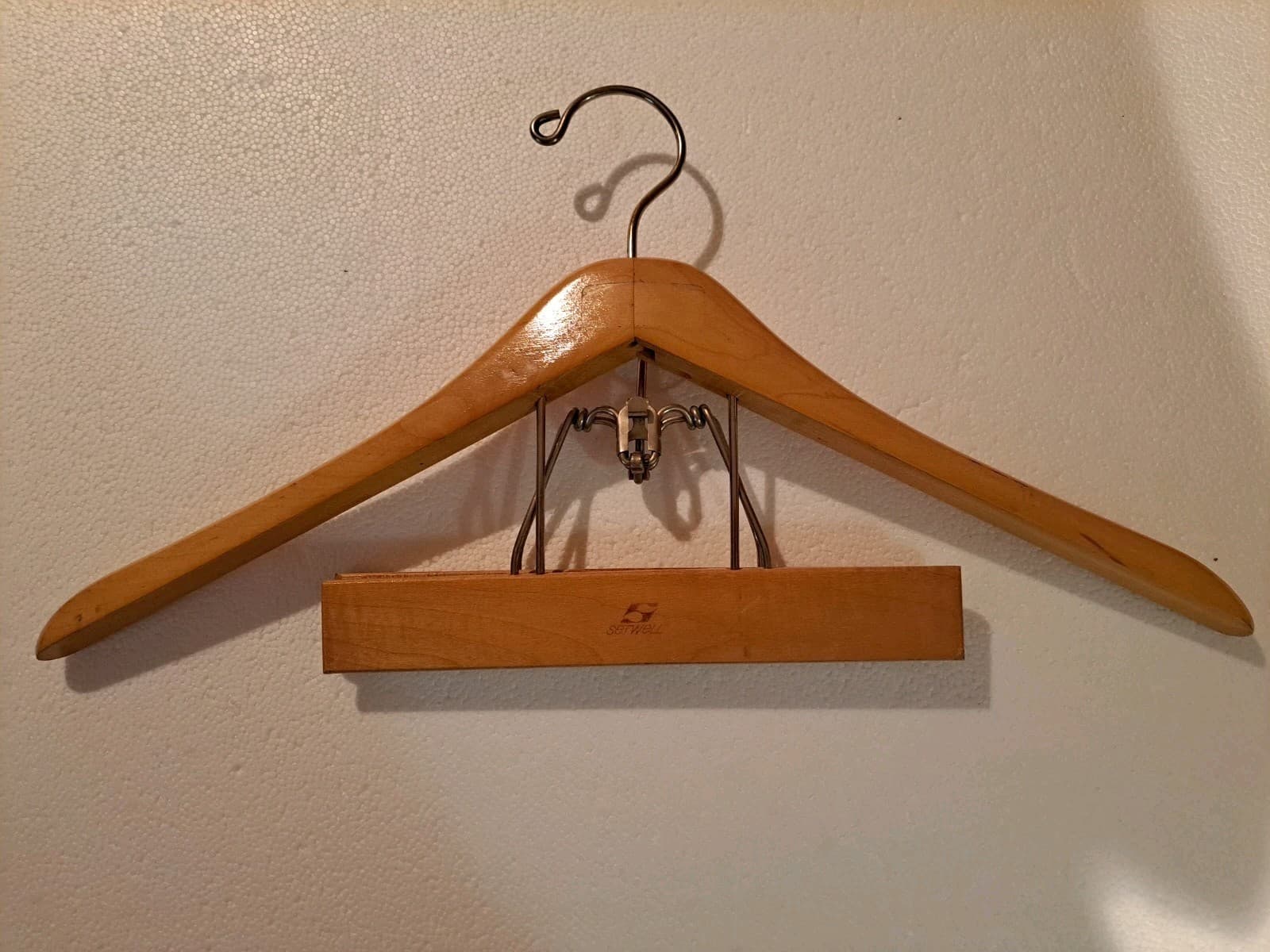 SETWELL Lot Of 3 Vintage 17"-20” Heavy Duty Wooden Suit Coat / Pant Hangers USA - Thumbnail 10