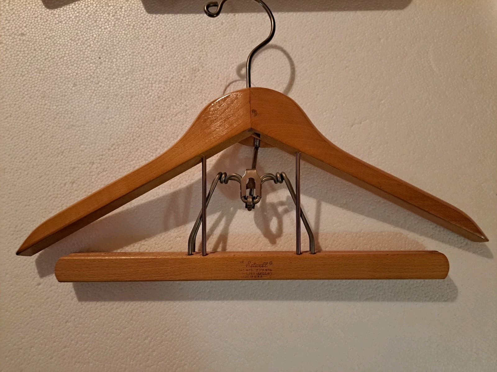 SETWELL Lot Of 3 Vintage 17"-20” Heavy Duty Wooden Suit Coat / Pant Hangers USA - Thumbnail 5
