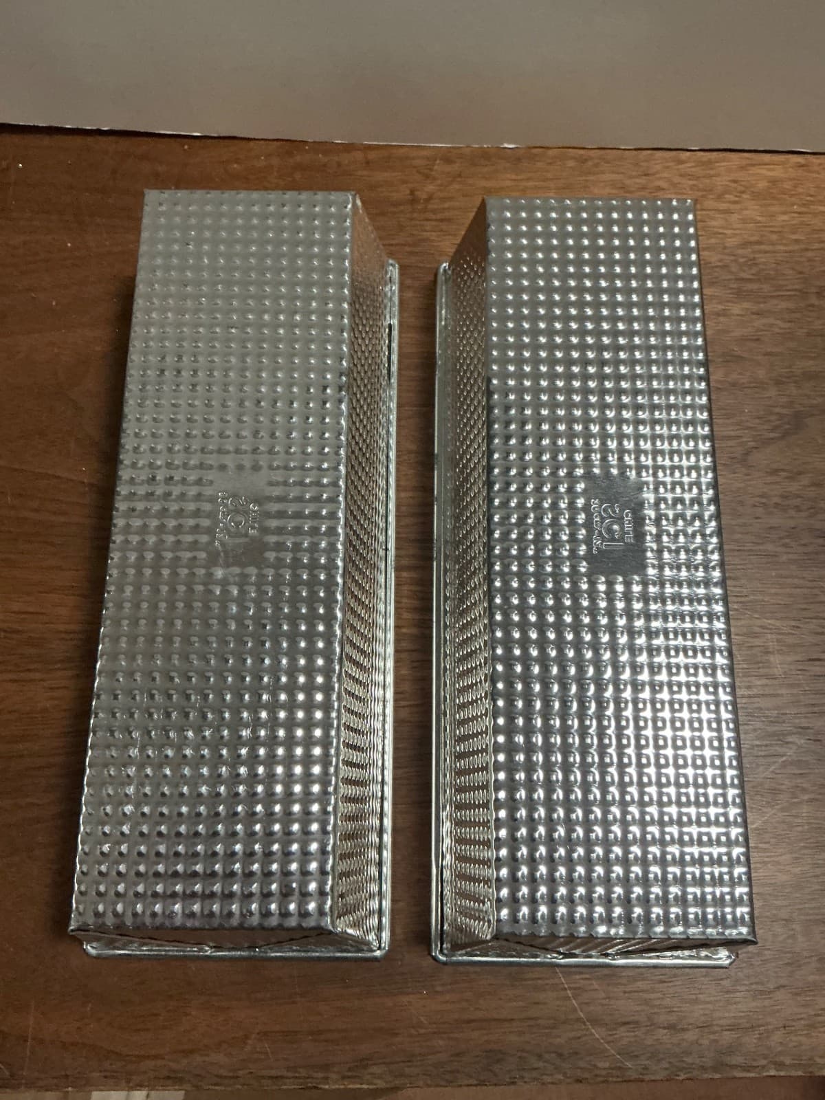 SCI Chile Aluminum Bread Loaf Pan 12" Textured Heavy Duty Rectangle Set of 2 - Thumbnail 4