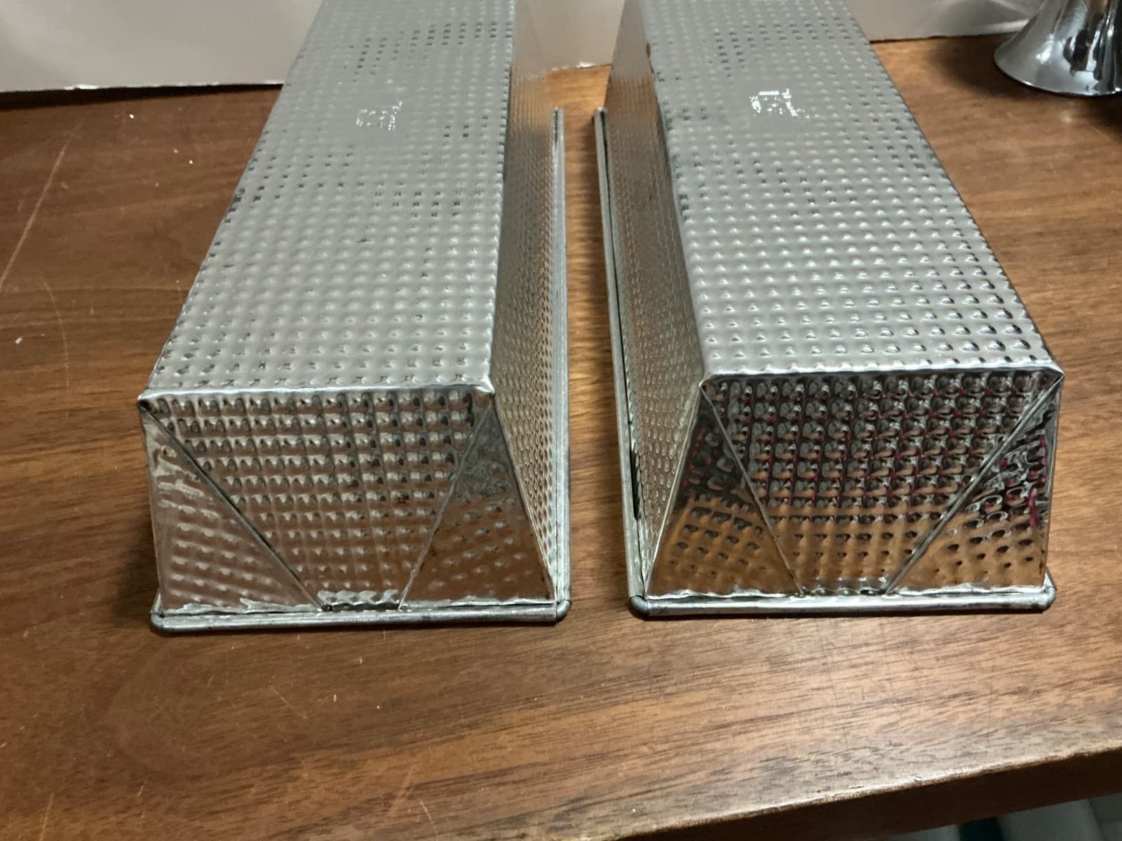 SCI Chile Aluminum Bread Loaf Pan 12" Textured Heavy Duty Rectangle Set of 2 - Thumbnail 6