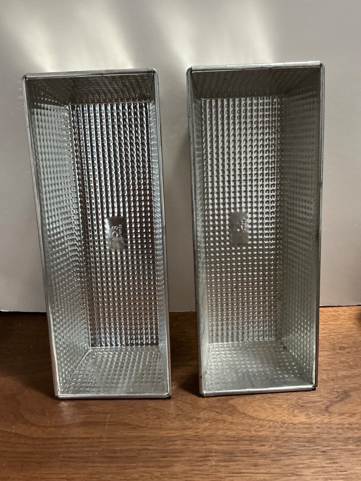 SCI Chile Aluminum Bread Loaf Pan 12" Textured Heavy Duty Rectangle Set of 2 - Thumbnail 2