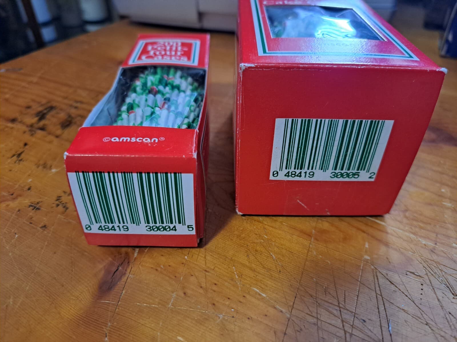 Amscan Christmas Baking 200 Petit-Four Cases Moules 100 Cupcake Liners Holly NOS - Thumbnail 5