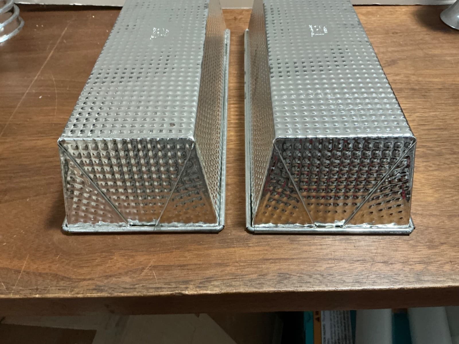 SCI Chile Aluminum Bread Loaf Pan 12" Textured Heavy Duty Rectangle Set of 2 - Thumbnail 5