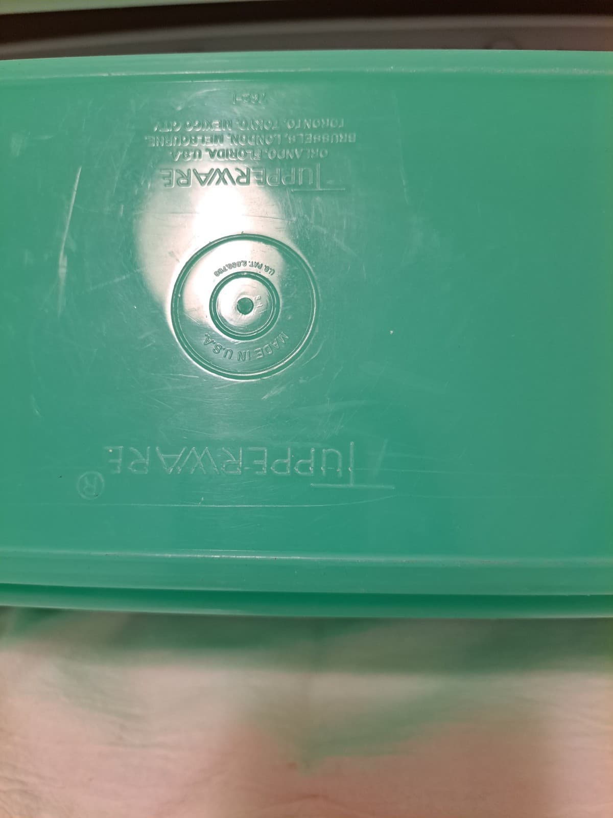 TUPPERWARE Green Celery Keeper w/Insert Produce Storage Container 782-1 VTG - Thumbnail 5