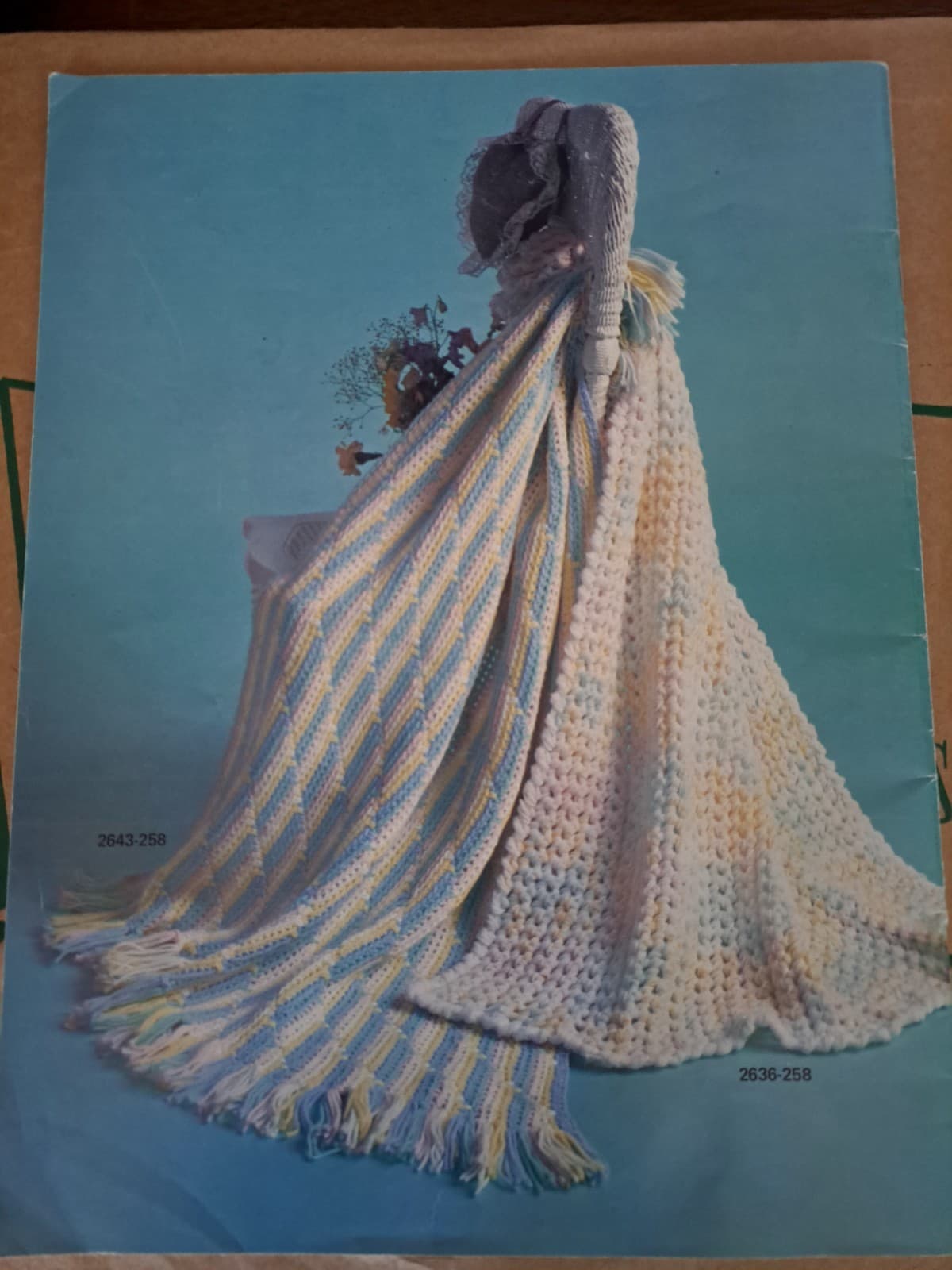 Winkin Blinkin Nod Baby Afghans Crochet Knit Broomstick 18 Patterns Bernat #258 - Thumbnail 2