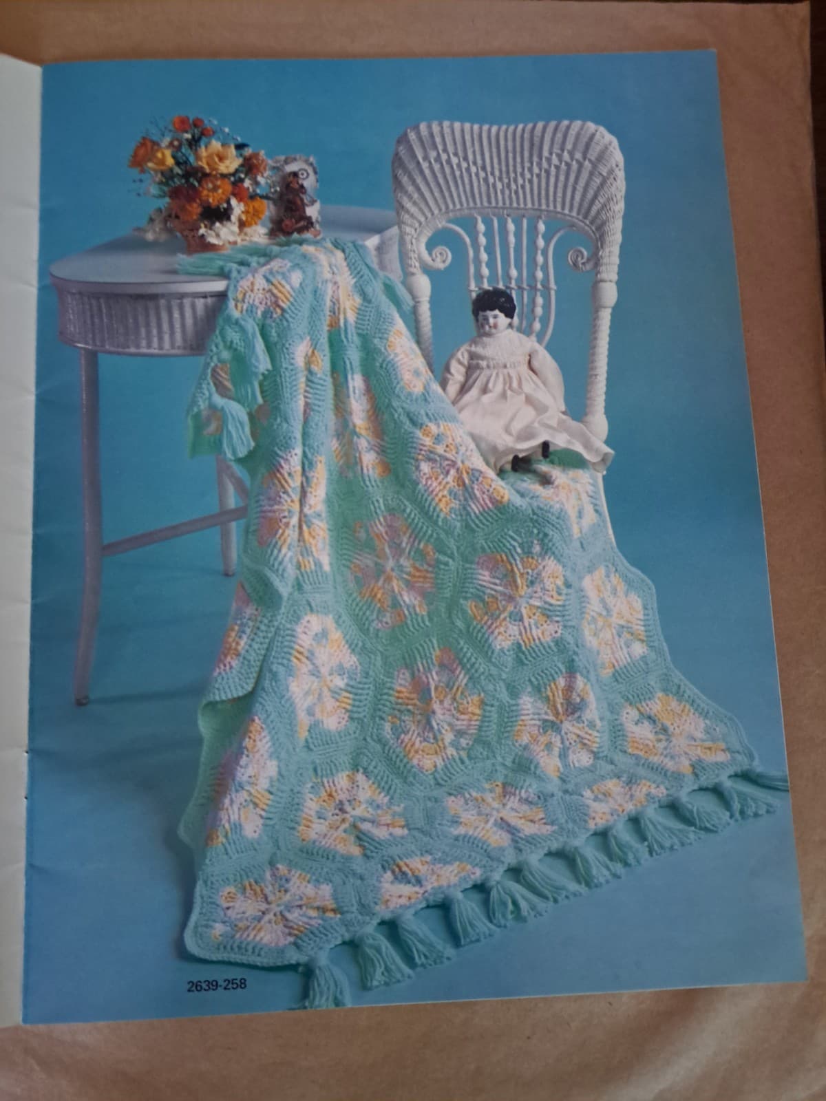 Winkin Blinkin Nod Baby Afghans Crochet Knit Broomstick 18 Patterns Bernat #258 - Thumbnail 5