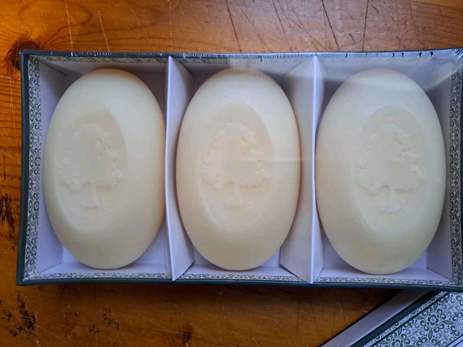 Olivia Care Natural Olive Oil Green Tea Bath Soap 3 pk 5oz each made in France - Thumbnail 2