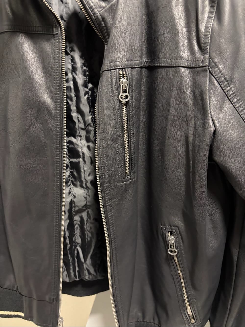 Wilson Leather Black Leather Bomber Jacket with Contrast Stripe Collar - Thumbnail 3