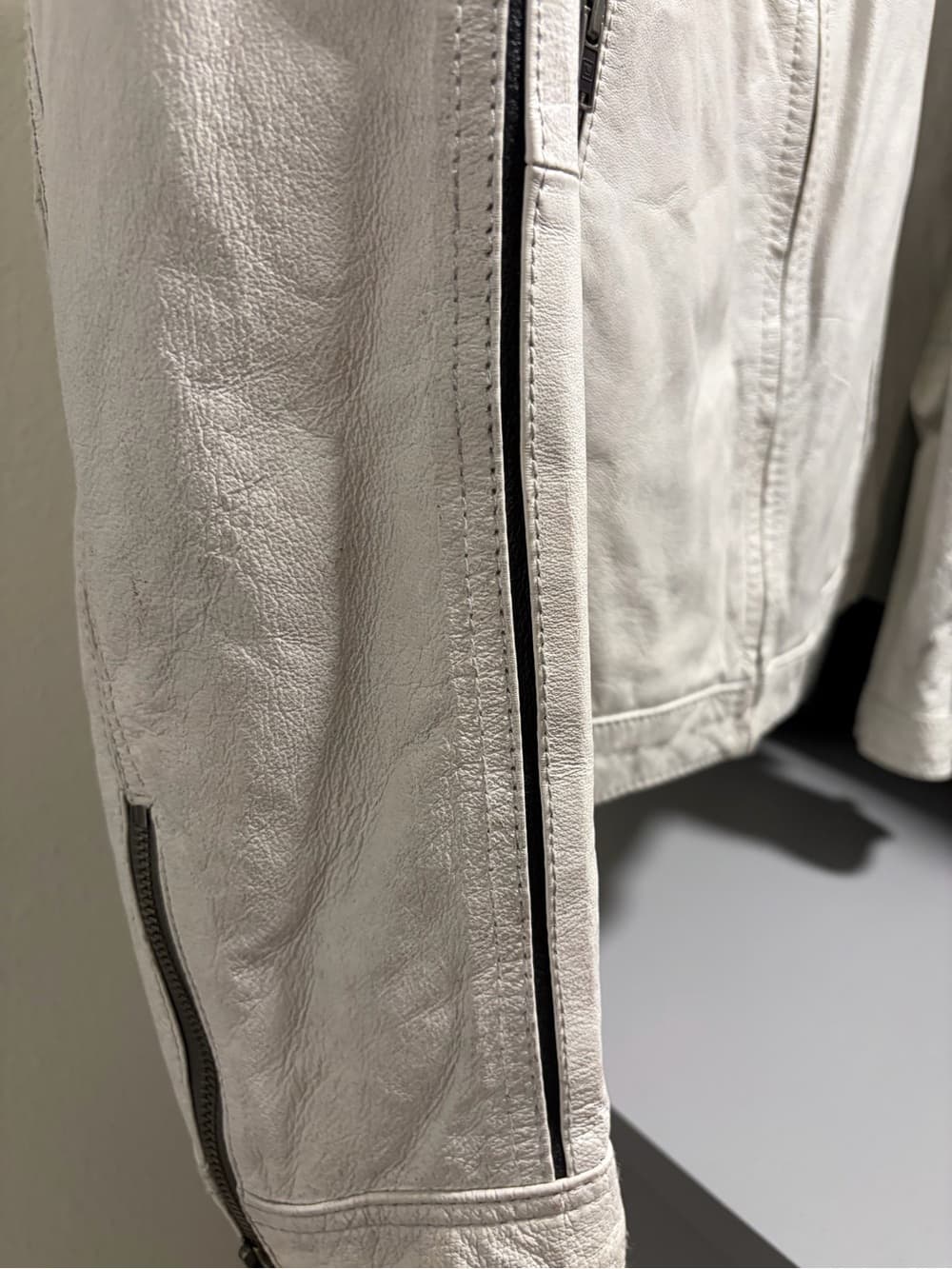 Wilsons Leather White Leather Bomber Jacket with Black Trim - Thumbnail 2