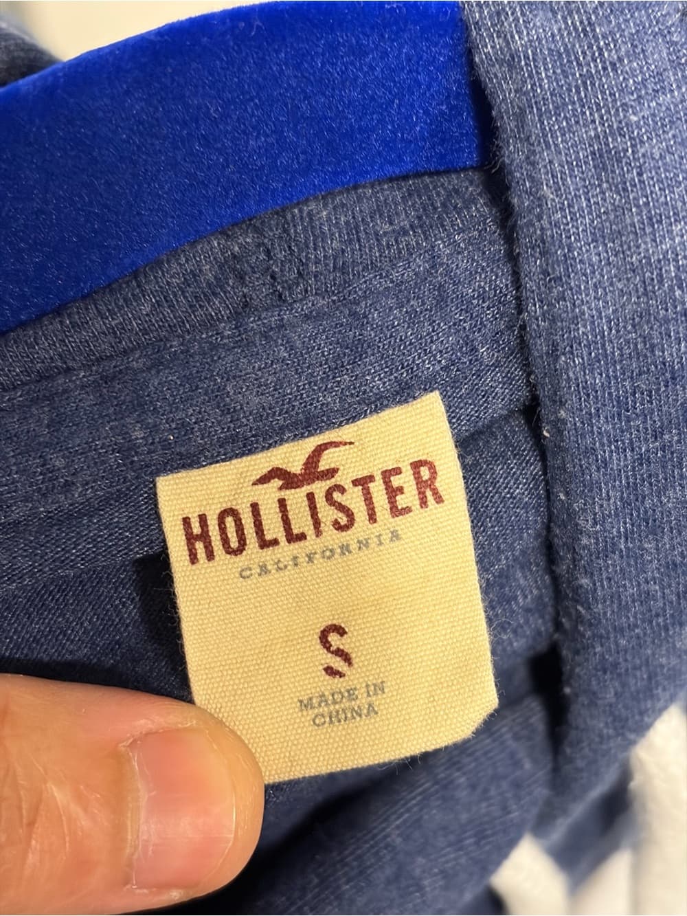 Hollister Men's Navy Blue Surfing Crewneck Hoodie - Thumbnail 4