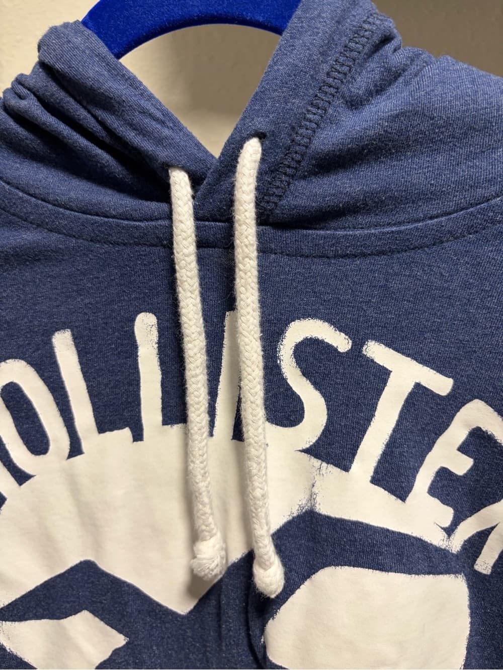 Hollister Men's Navy Blue Surfing Crewneck Hoodie - Thumbnail 2