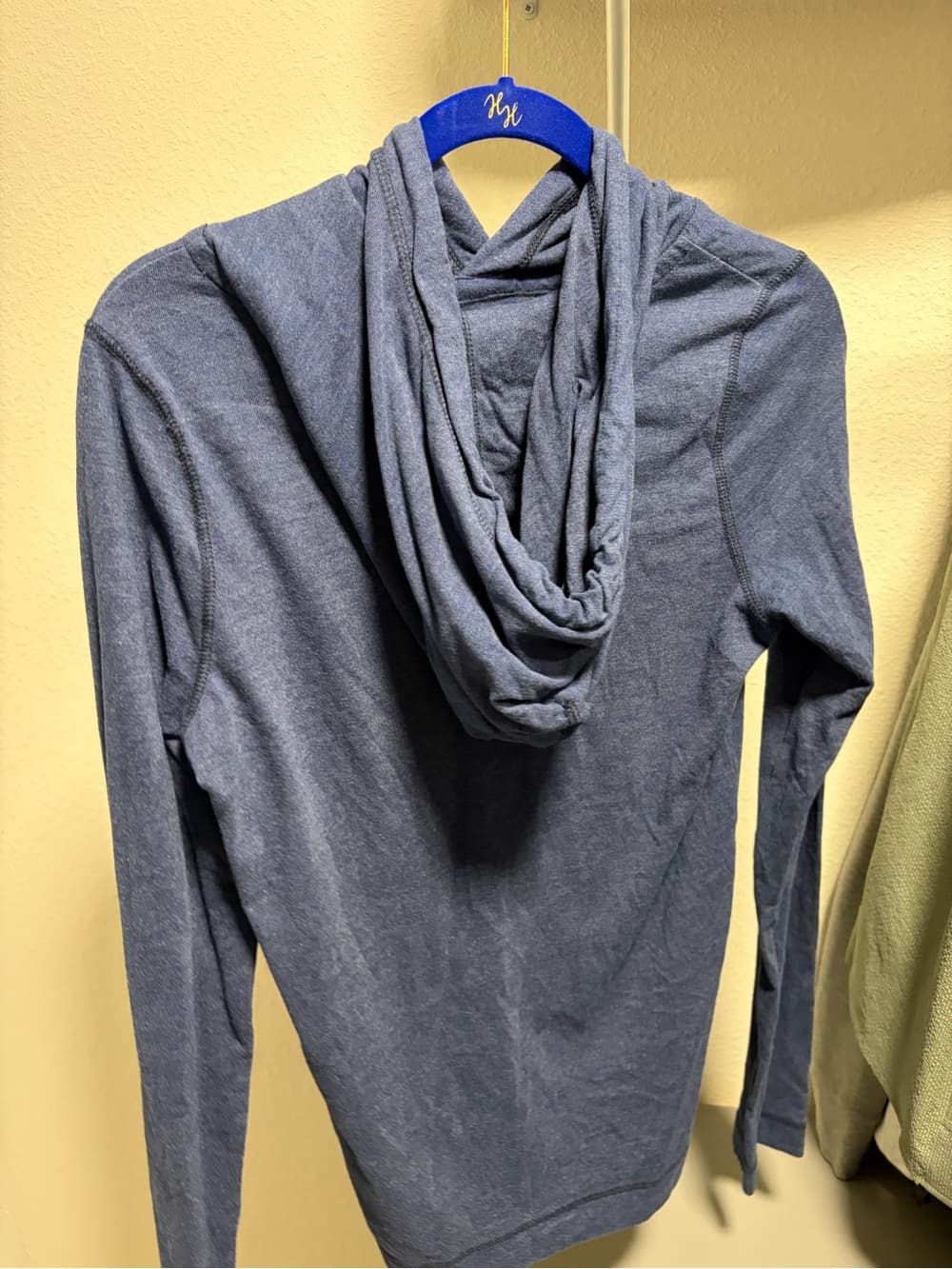 Hollister Men's Navy Blue Surfing Crewneck Hoodie - Thumbnail 3