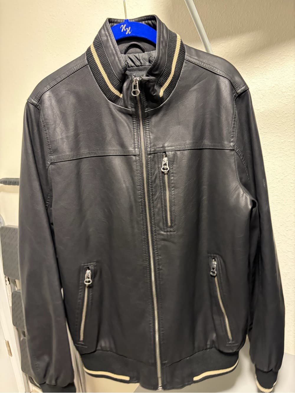 Wilson Leather Black Leather Bomber Jacket with Contrast Stripe Collar - Thumbnail 2