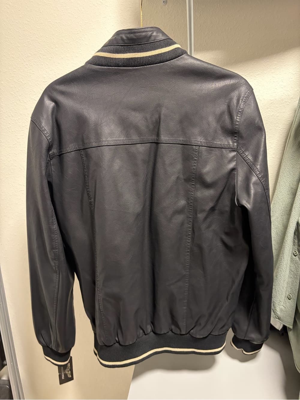 Wilson Leather Black Leather Bomber Jacket with Contrast Stripe Collar - Thumbnail 9