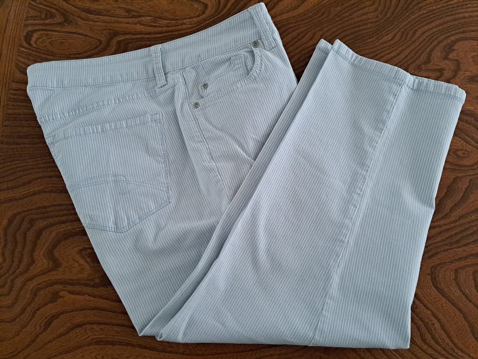 NYDJ Chloe Lift Tuck Capri Crop 5 Pocket Jean Light Blue Railroad Stripe Sz 12 - Thumbnail 5