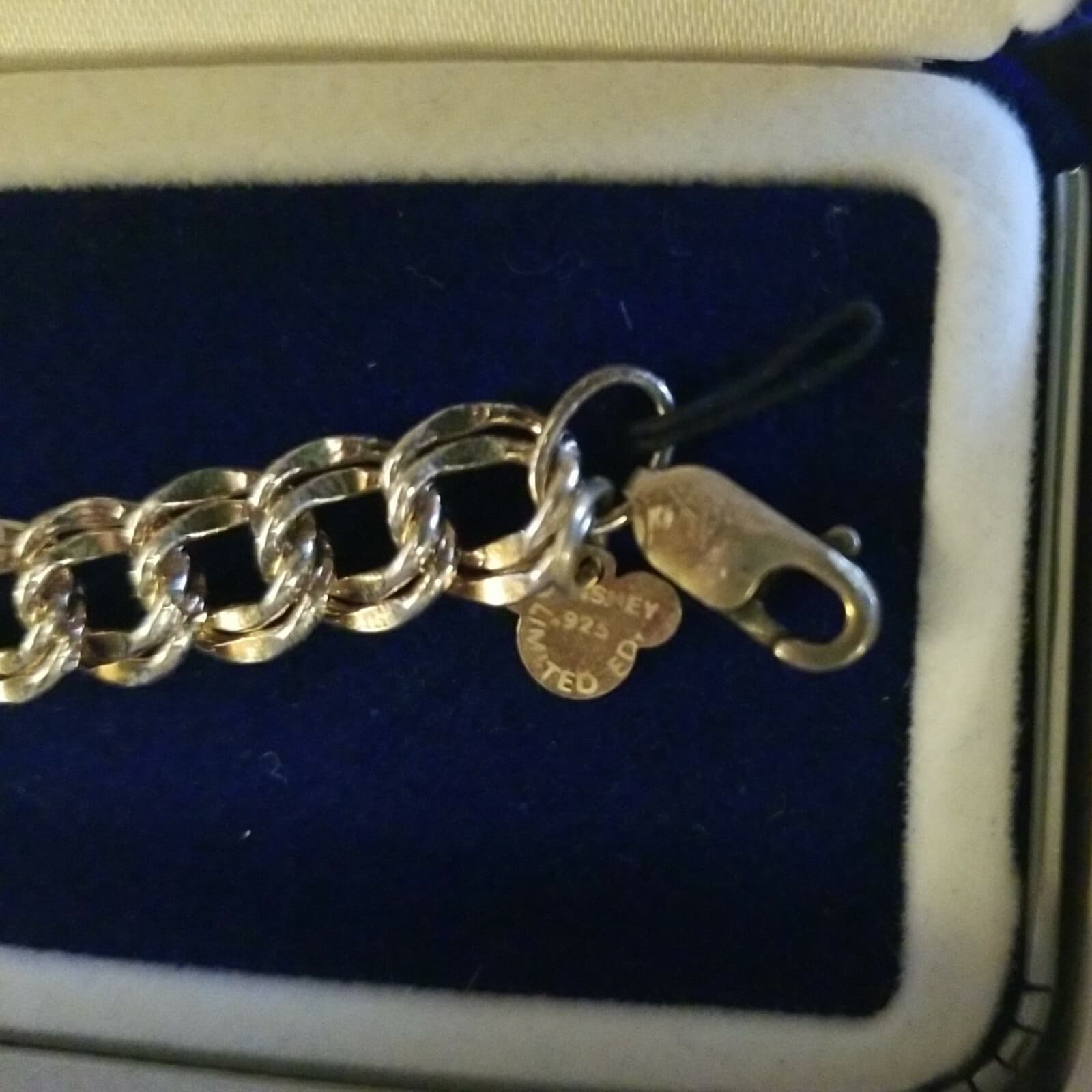 Disney Store Sterling Silver Charm Bracelet Limited Edition 6 FRIENDS CHARMS NIB - Thumbnail 3