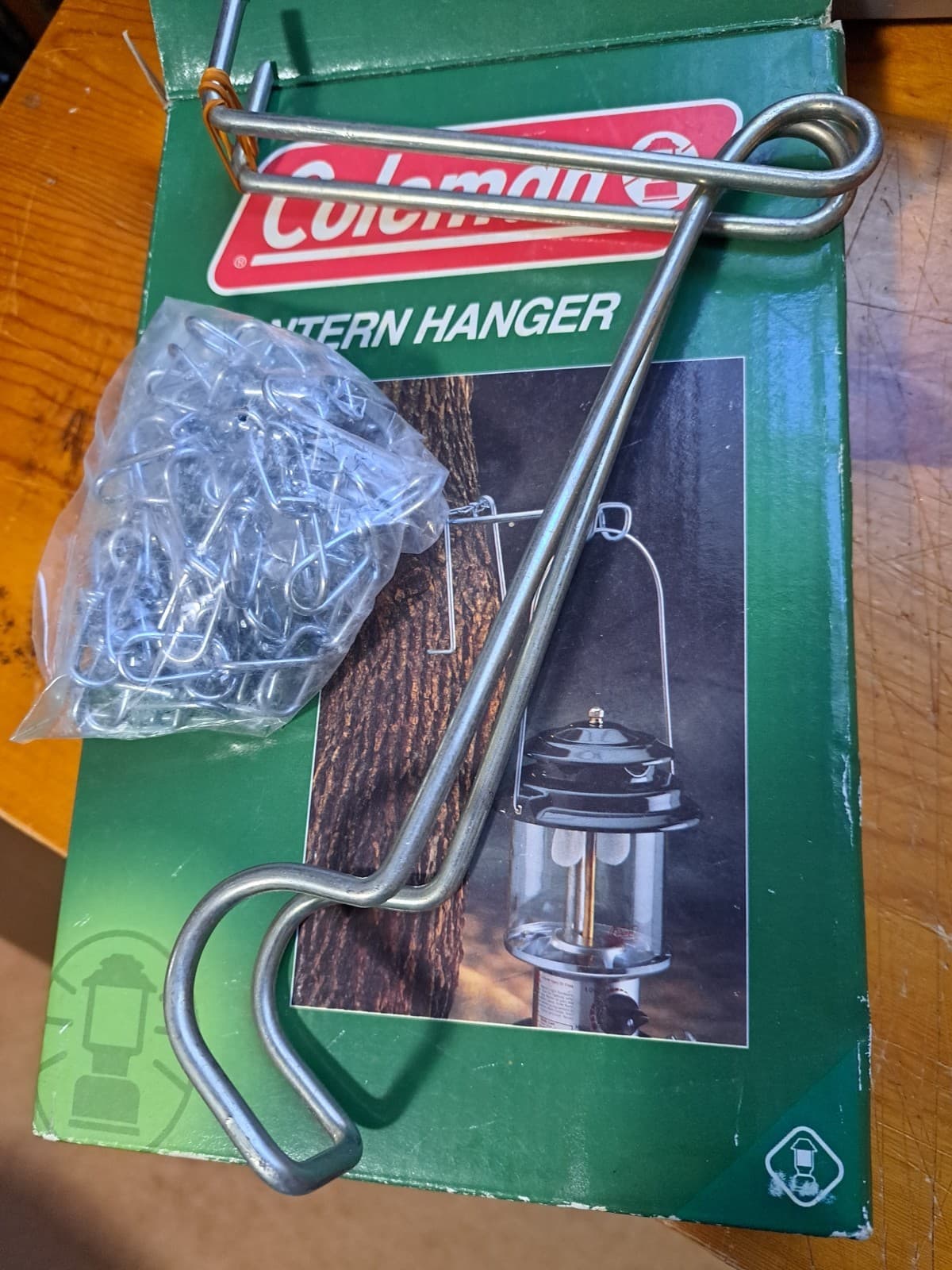Coleman Lantern Light Holder for Tree Post Camping Tents Terrace NIB - Thumbnail 2