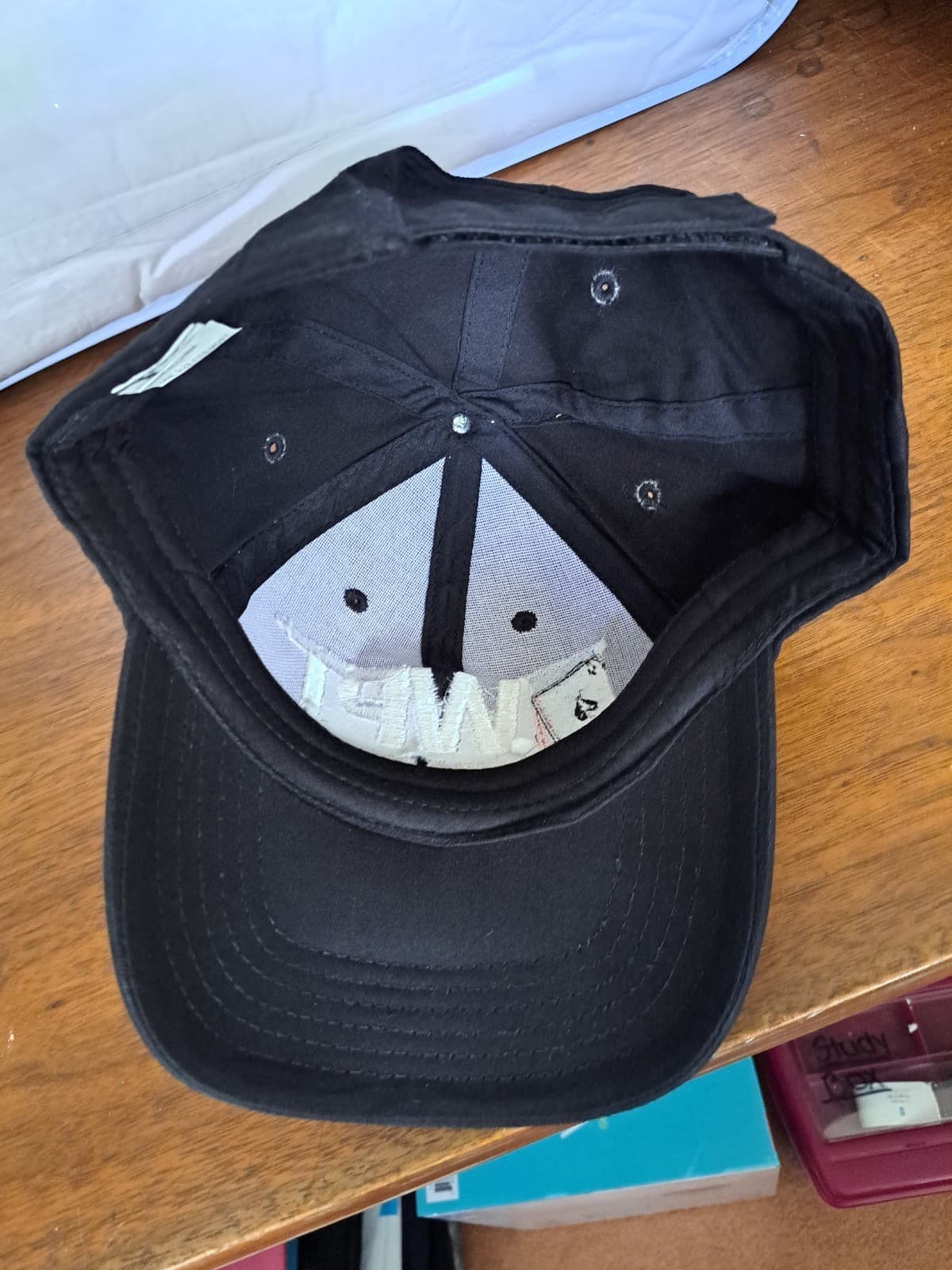 World Poker Tour Black Hat WPT Adjustable Strap And 2 T-shirts Size L Lot NEW - Thumbnail 3