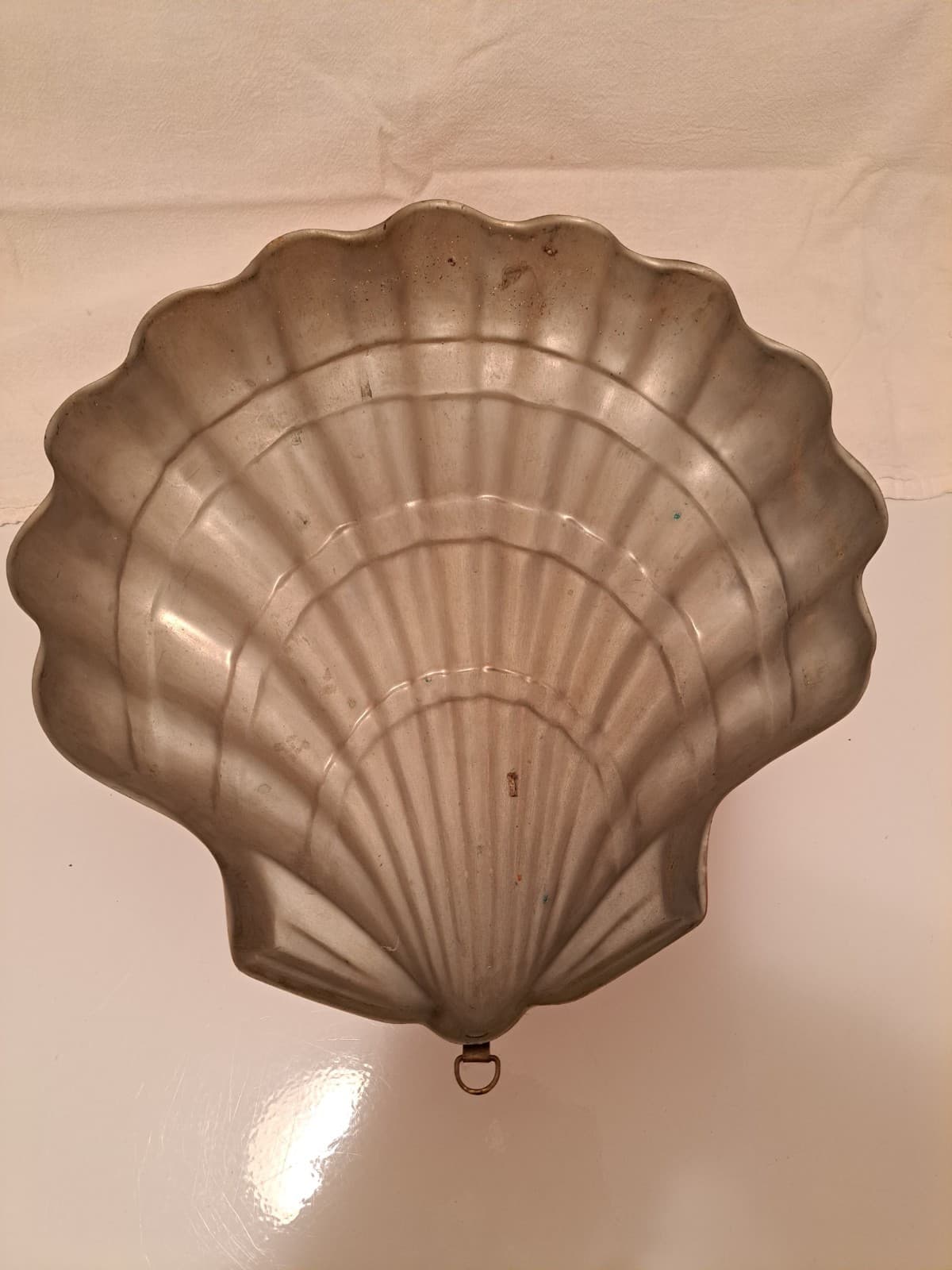 Large Scallop Clam Sea Shell Copper Mold Pan With Brass Hanger Ring 12" - Thumbnail 5