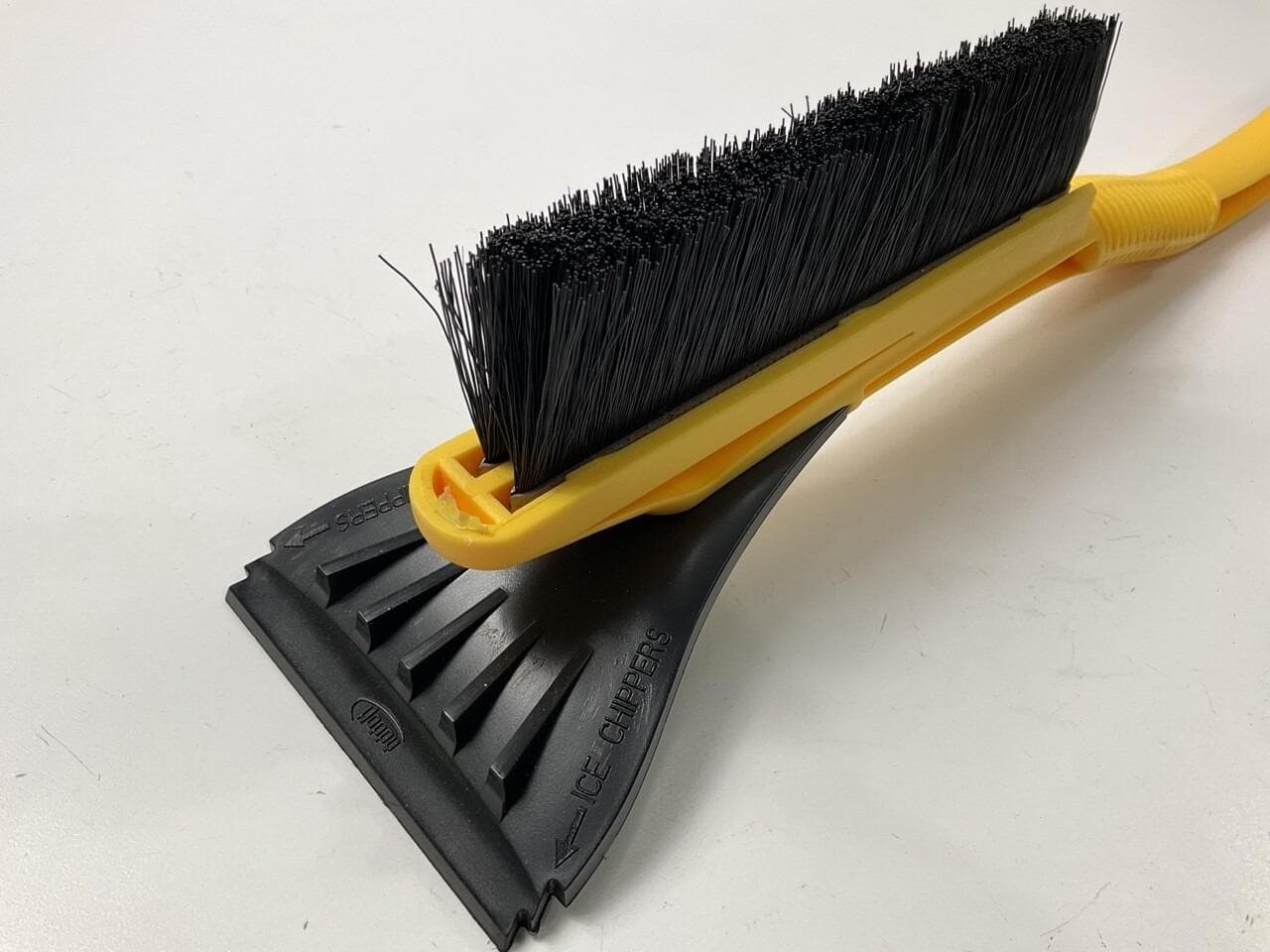Hopkins SubZero 23" Ice Hammer Heavy Duty Snowbrush & Ice Scraper Yellow 16511 - Thumbnail 6