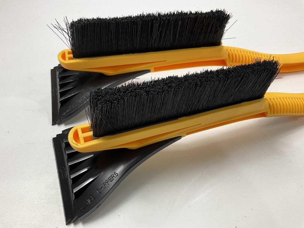 Hopkins SubZero 23" Ice Hammer Heavy Duty Snowbrush & Ice Scraper Yellow 16511 - Thumbnail 5