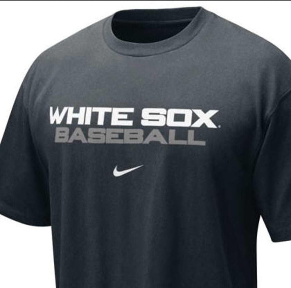 Nike Men's Chicago White Sox Practice Team Issue T-Shirt Black Medium - Thumbnail 2