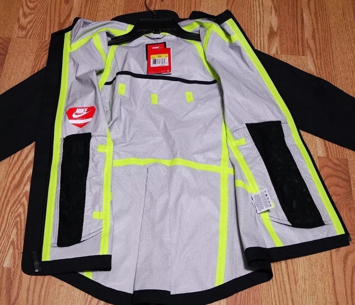 Nike Sportswear Girl's Full-Zip Rain and Wind Jacket Black X-Large $135 Value - Thumbnail 5